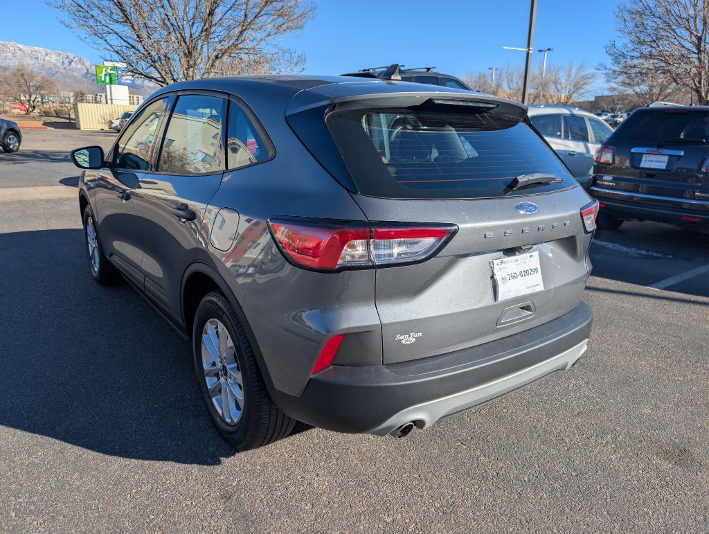 2022 Ford Escape Image 3