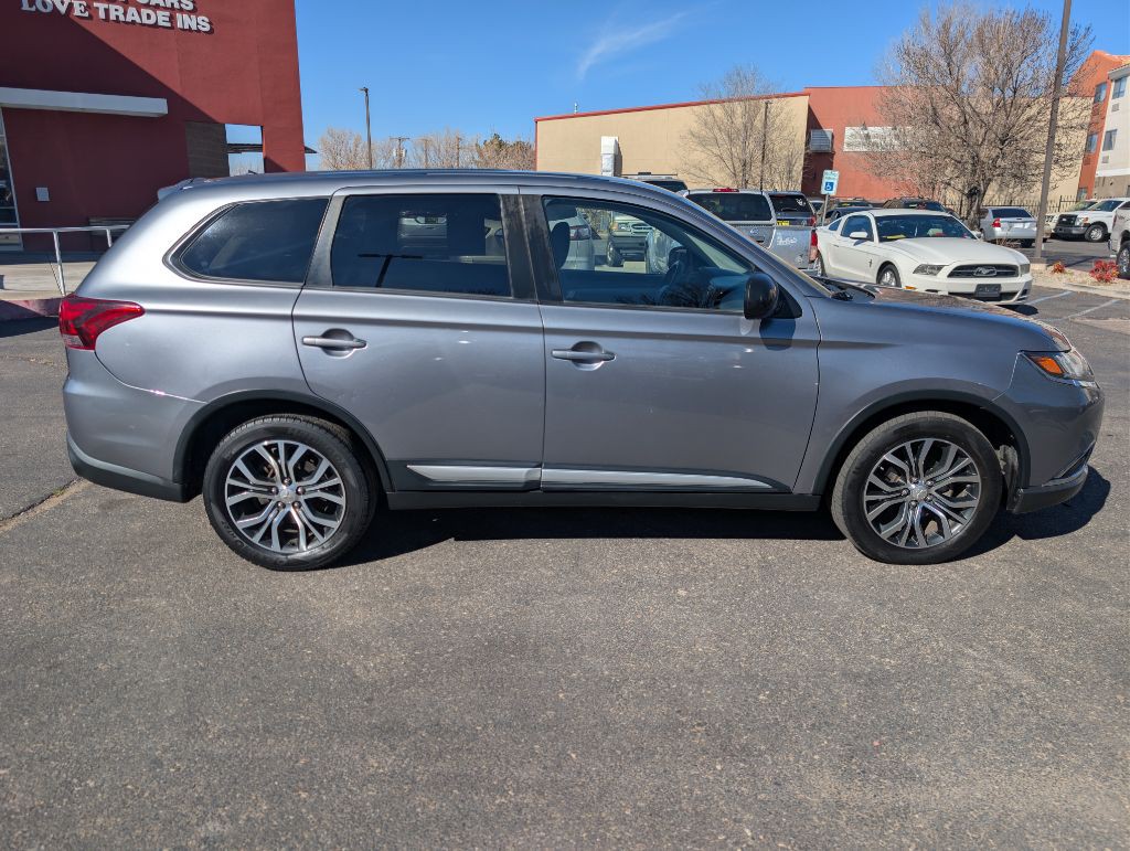 2016 Mitsubishi Outlander Image 6