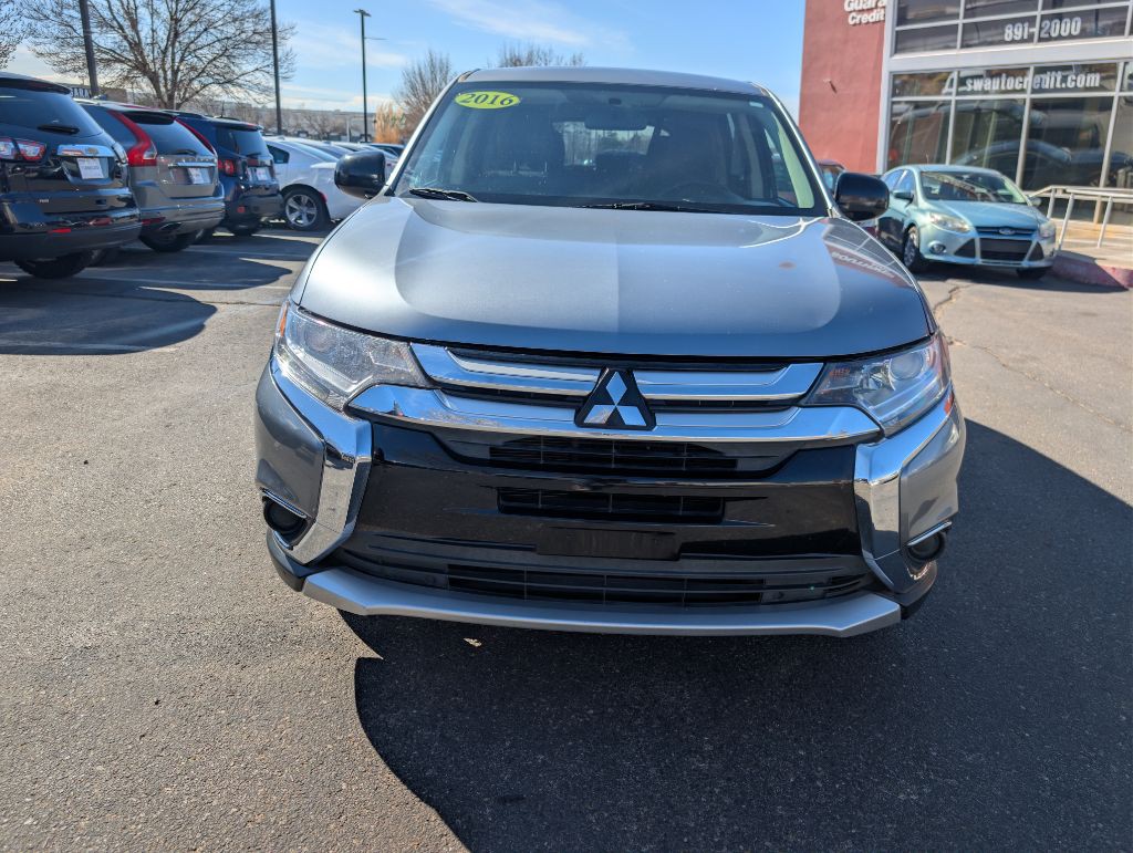 2016 Mitsubishi Outlander Image 8