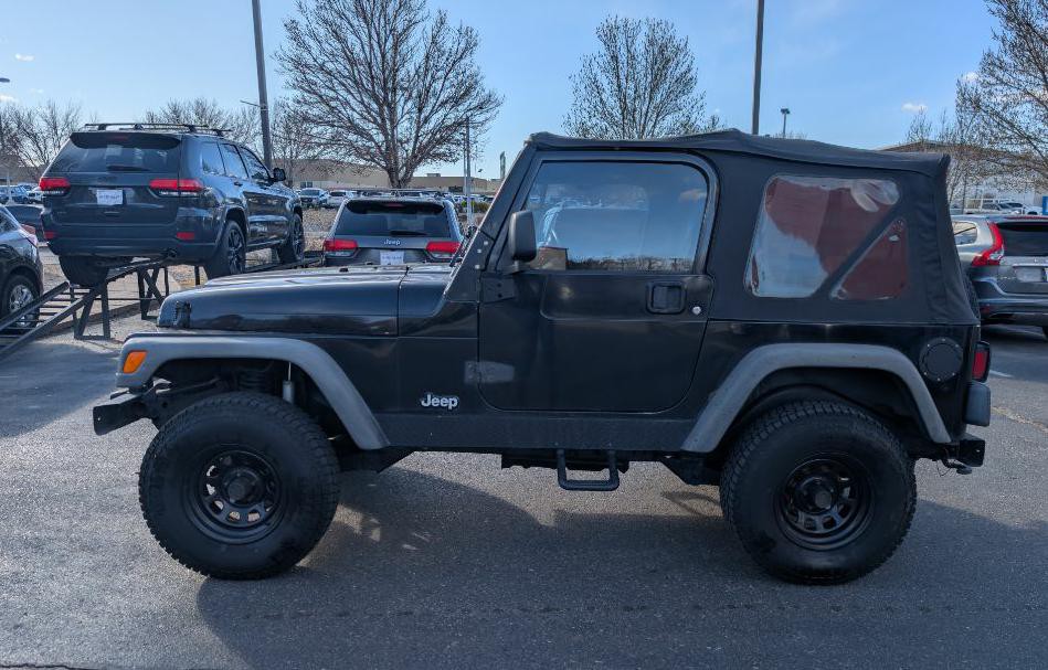 2004 Jeep Wrangler Image 2