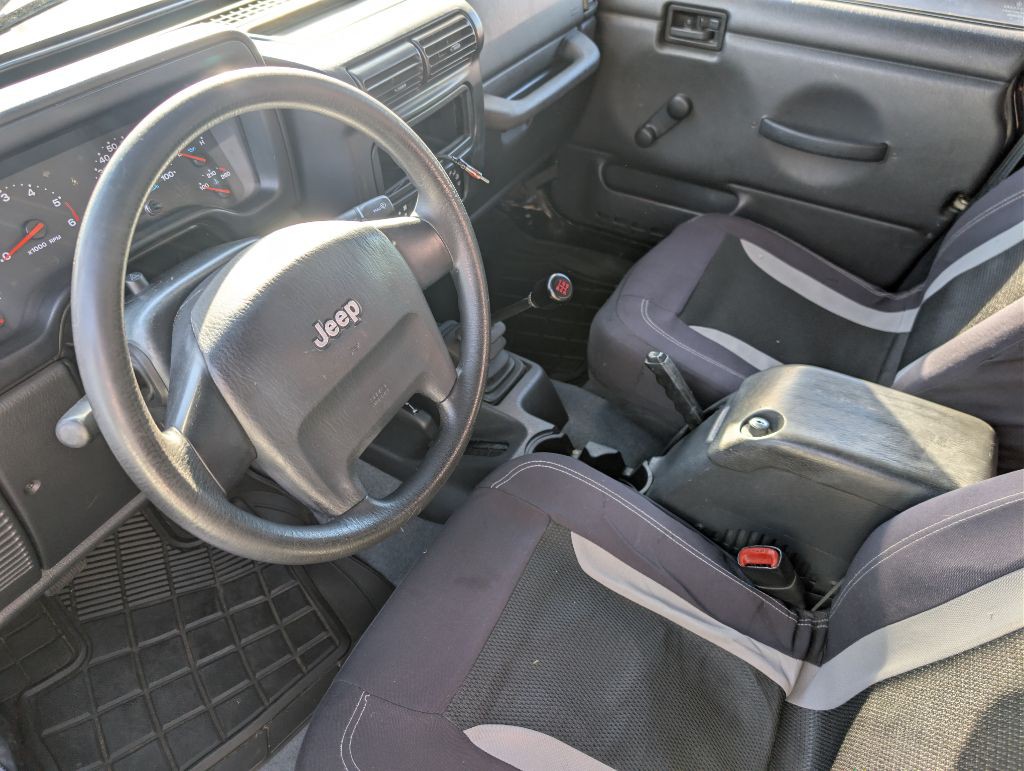 2004 Jeep Wrangler Image 9