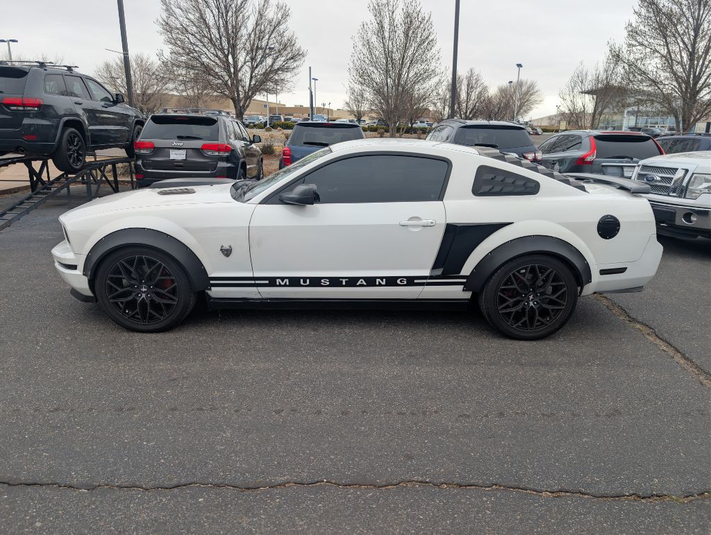 2009 Ford Mustang Image 2