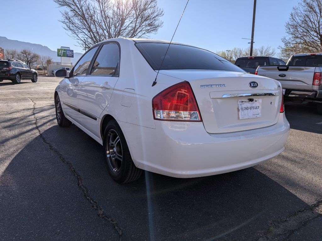 2009 Kia Spectra Image 3