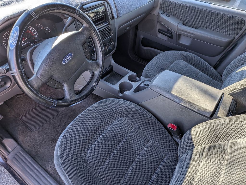 2002 Ford Explorer Image 9
