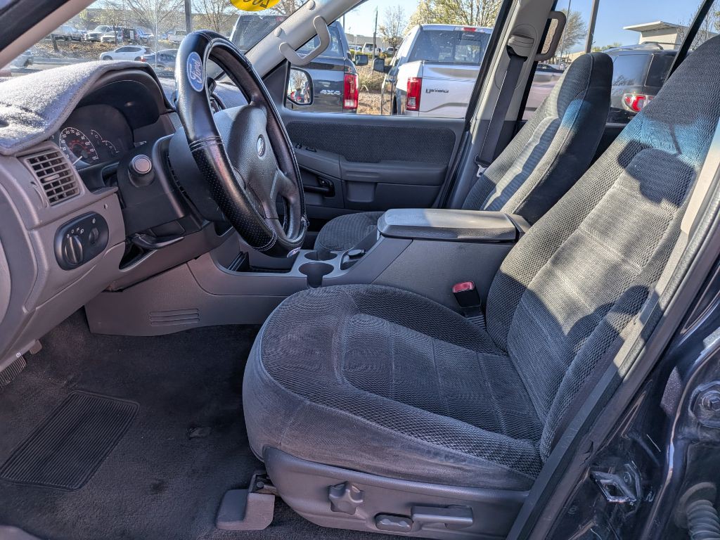 2002 Ford Explorer Image 10