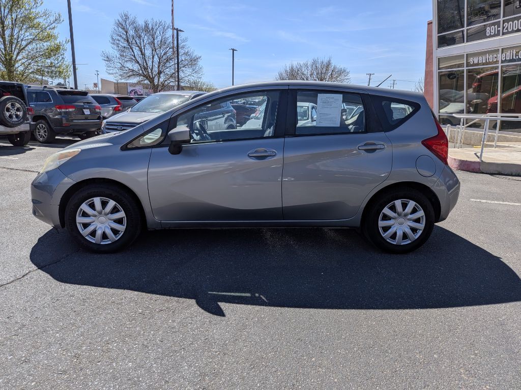2015 Nissan Versa Image 2