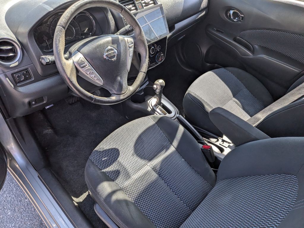 2015 Nissan Versa Image 9