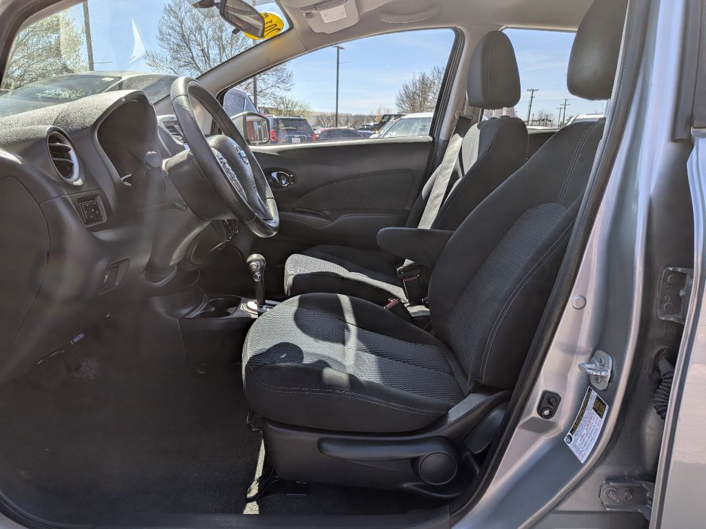 2015 Nissan Versa Image 10