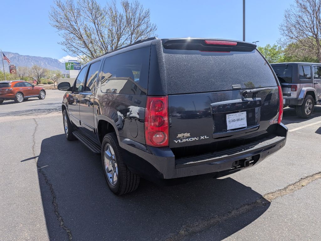 2013 GMC Yukon Image 3
