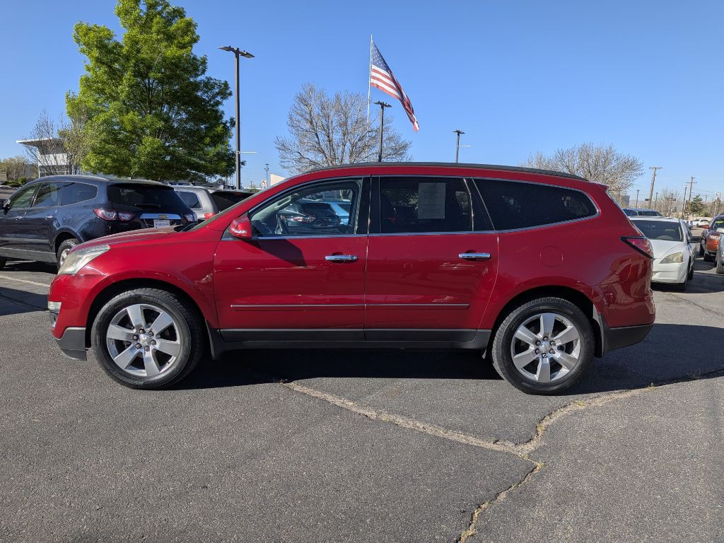 2014 Chevrolet Traverse Image 2