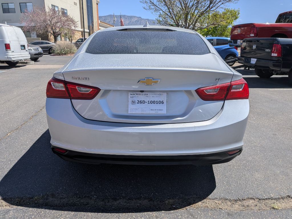 2018 Chevrolet Malibu Image 3