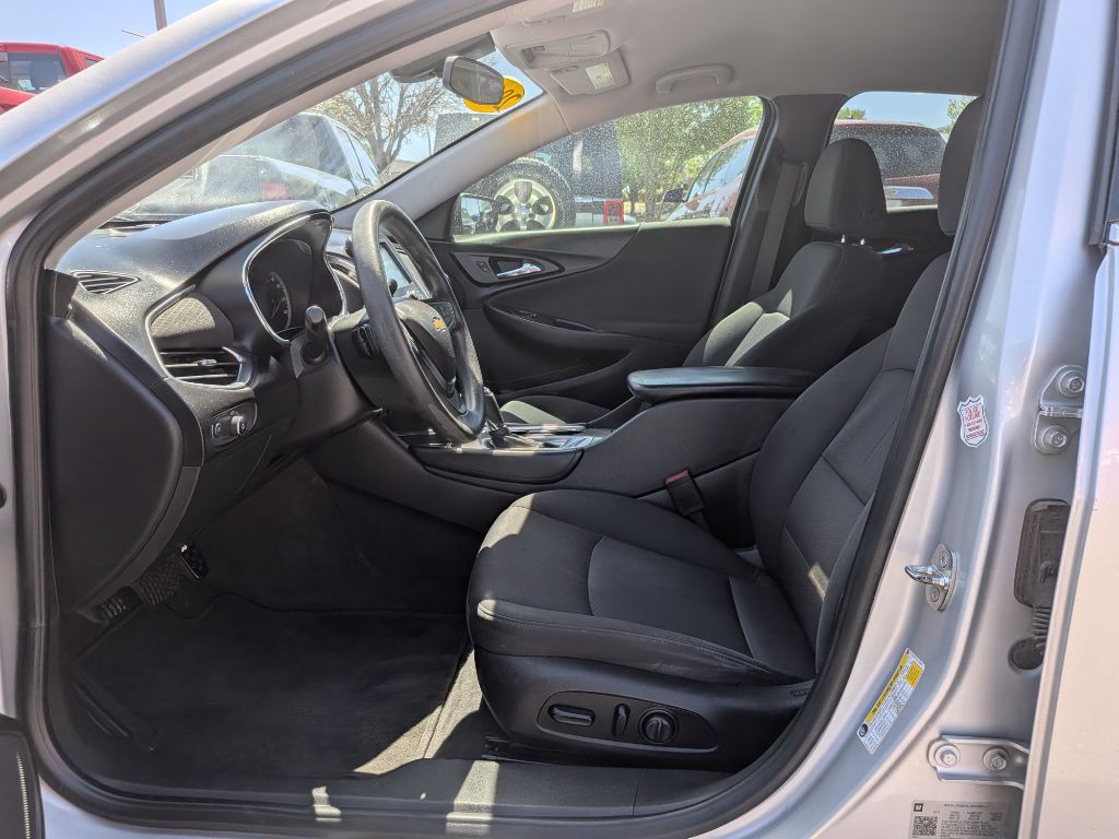 2018 Chevrolet Malibu Image 10
