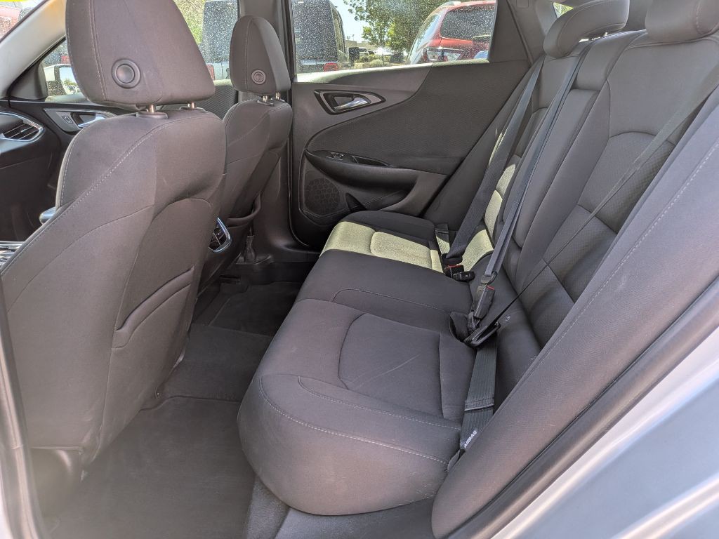 2018 Chevrolet Malibu Image 11