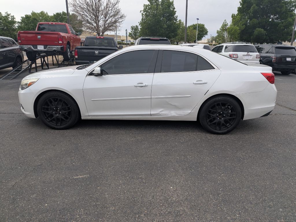 2015 Chevrolet Malibu Image 2