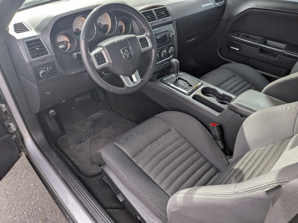 2014 Dodge Challenger Image 9