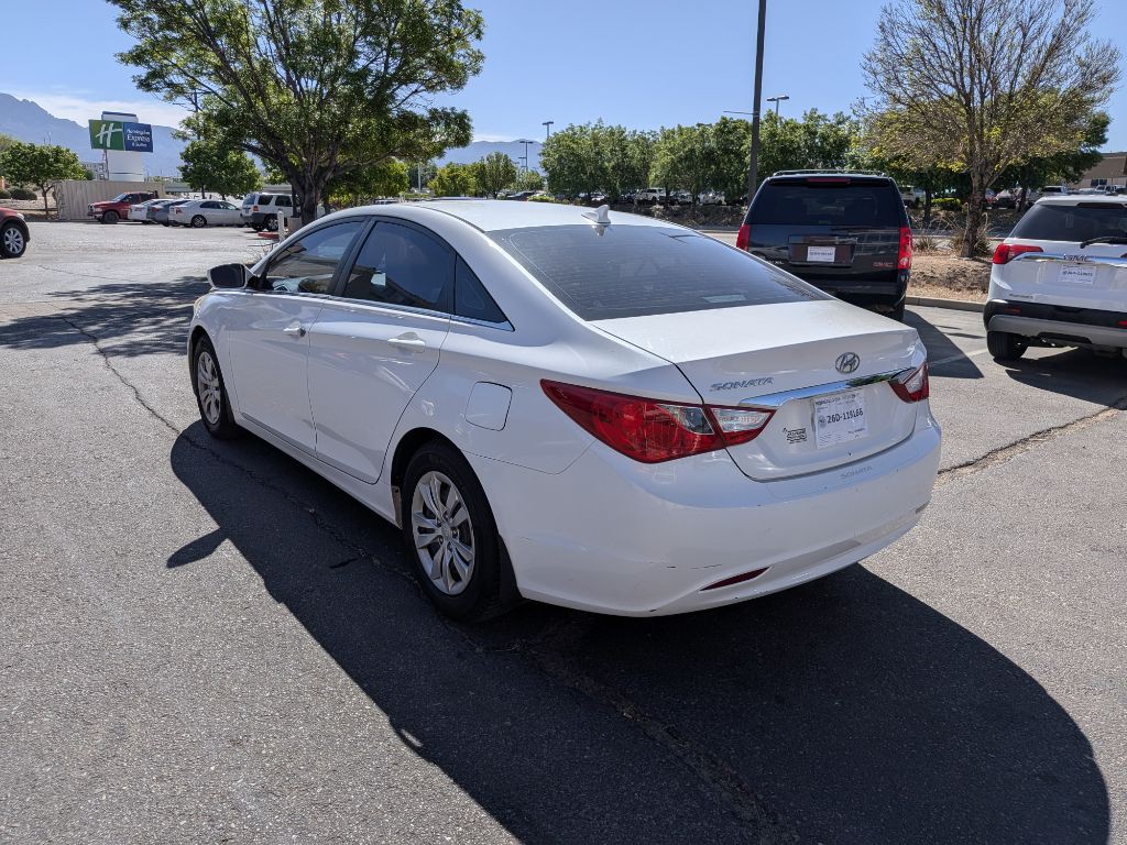 2011 Hyundai Sonata Image 3