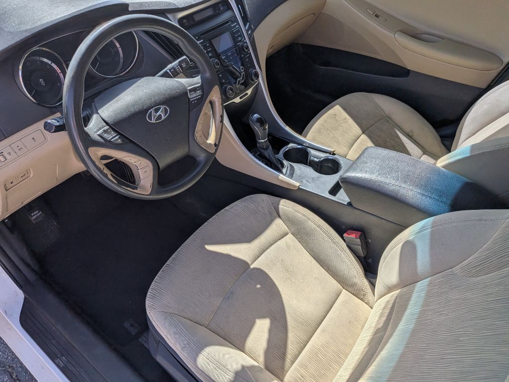 2011 Hyundai Sonata Image 9
