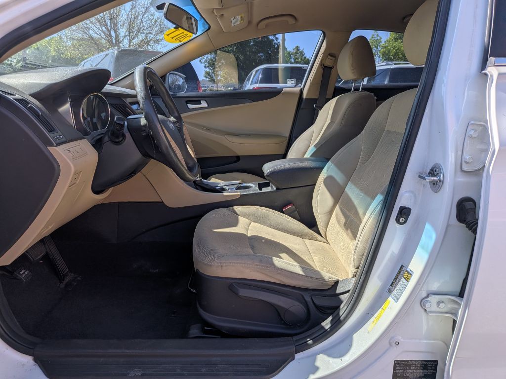 2011 Hyundai Sonata Image 10