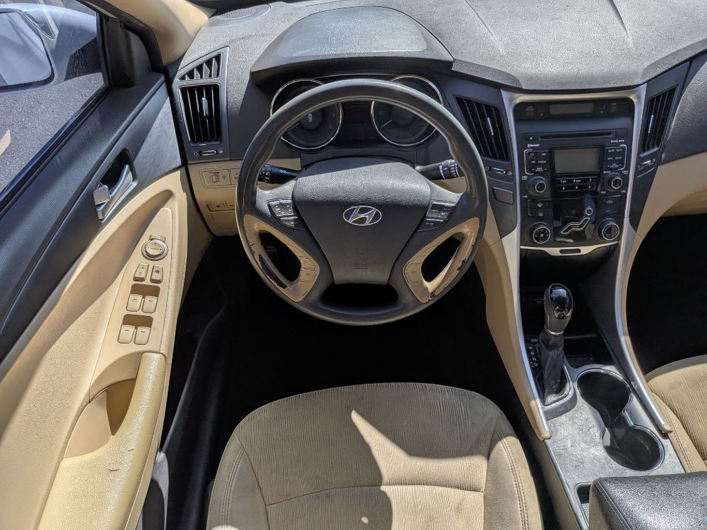 2011 Hyundai Sonata Image 12