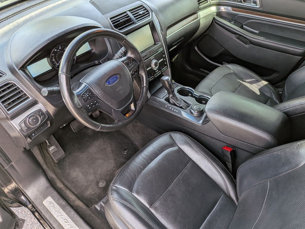 2016 Ford Explorer Image 9