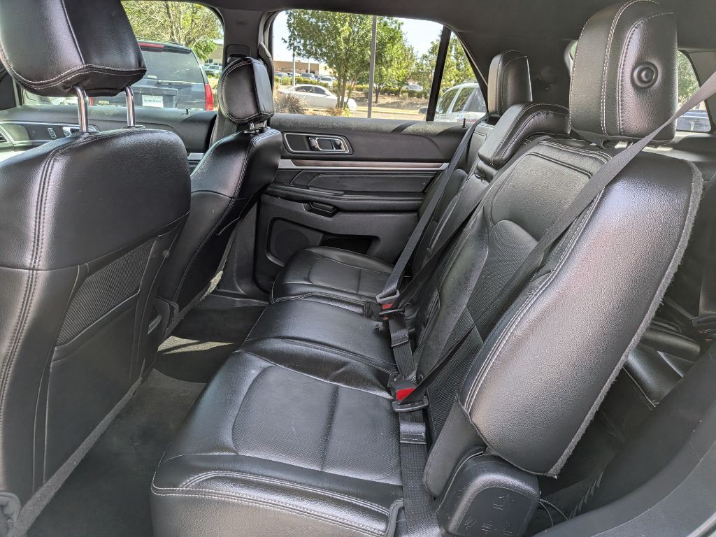 2016 Ford Explorer Image 11