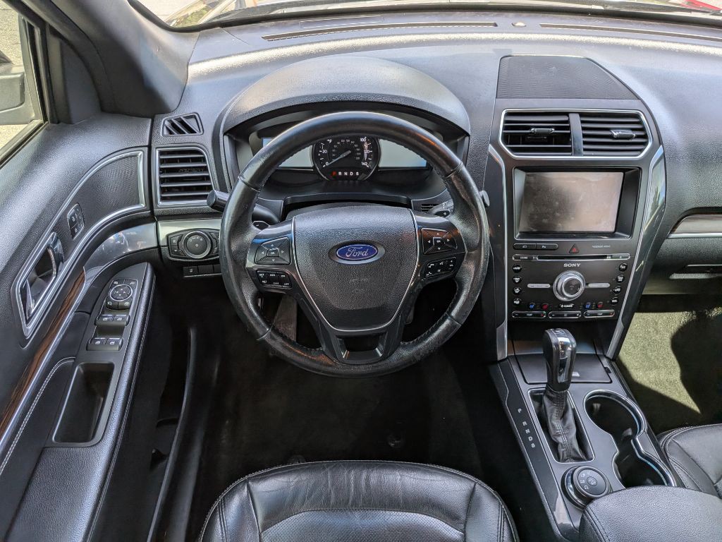 2016 Ford Explorer Image 12