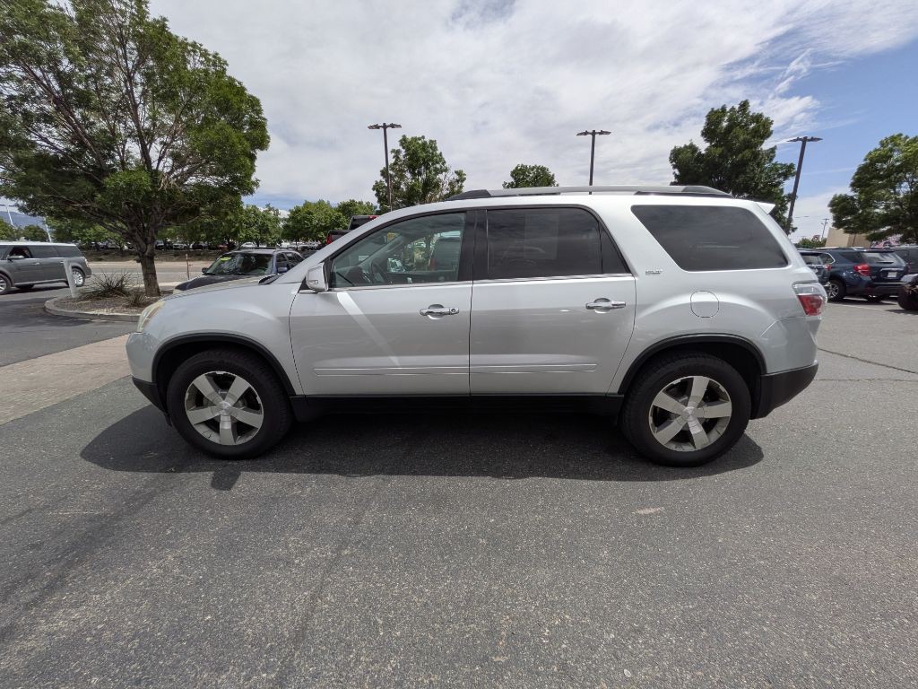 2011 GMC Acadia Image 2