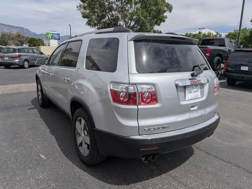 2011 GMC Acadia Image 3