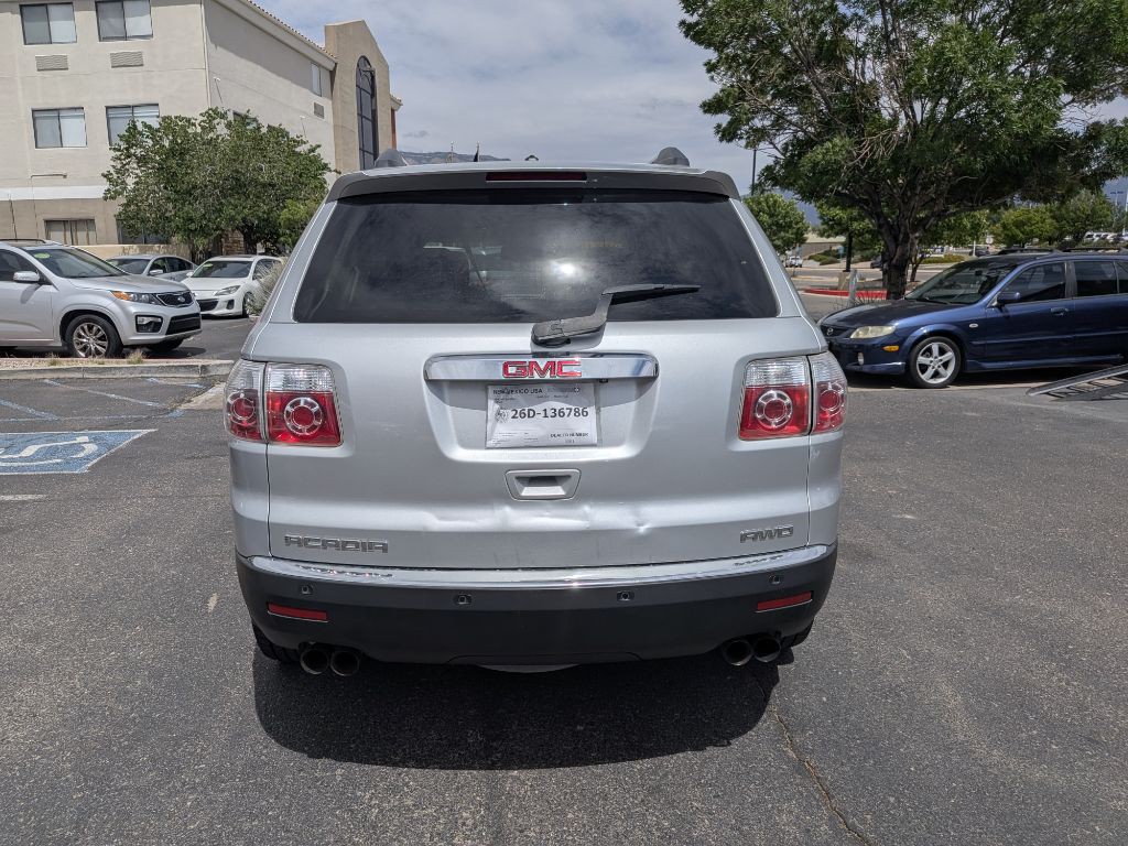 2011 GMC Acadia Image 4