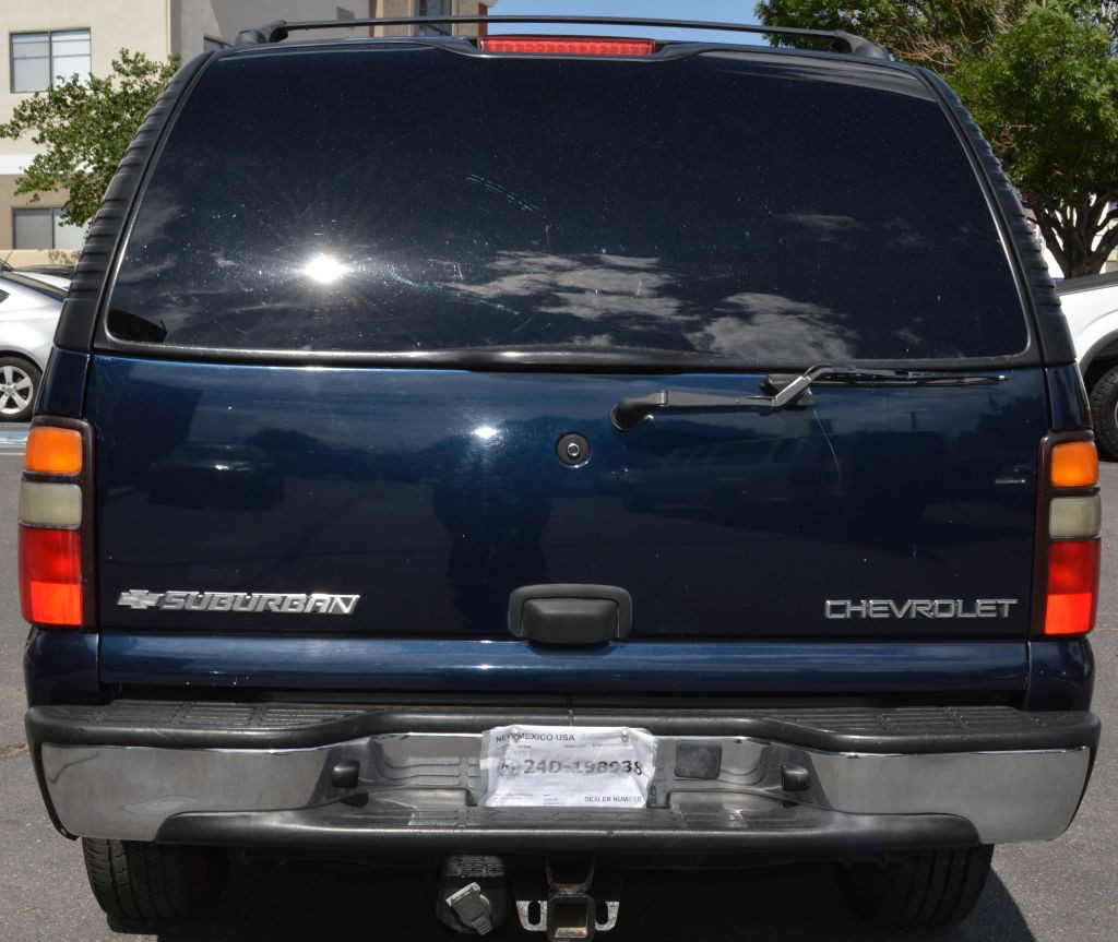 2004 Chevrolet Suburban Image 5