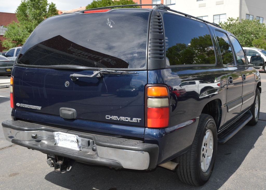 2004 Chevrolet Suburban Image 6