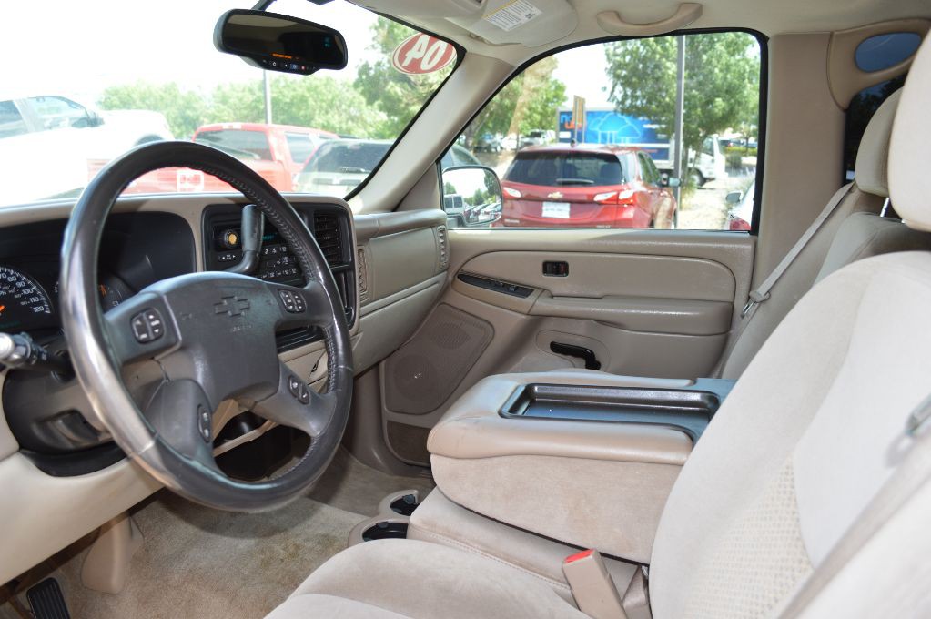 2004 Chevrolet Suburban Image 7