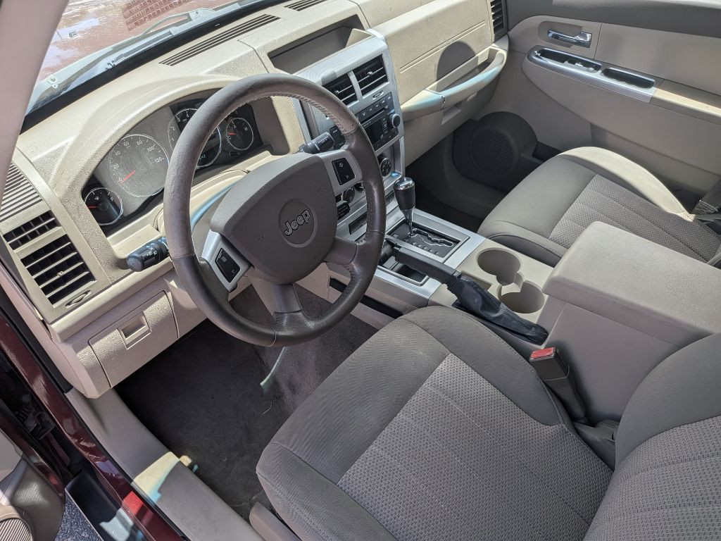2008 Jeep Liberty Image 9