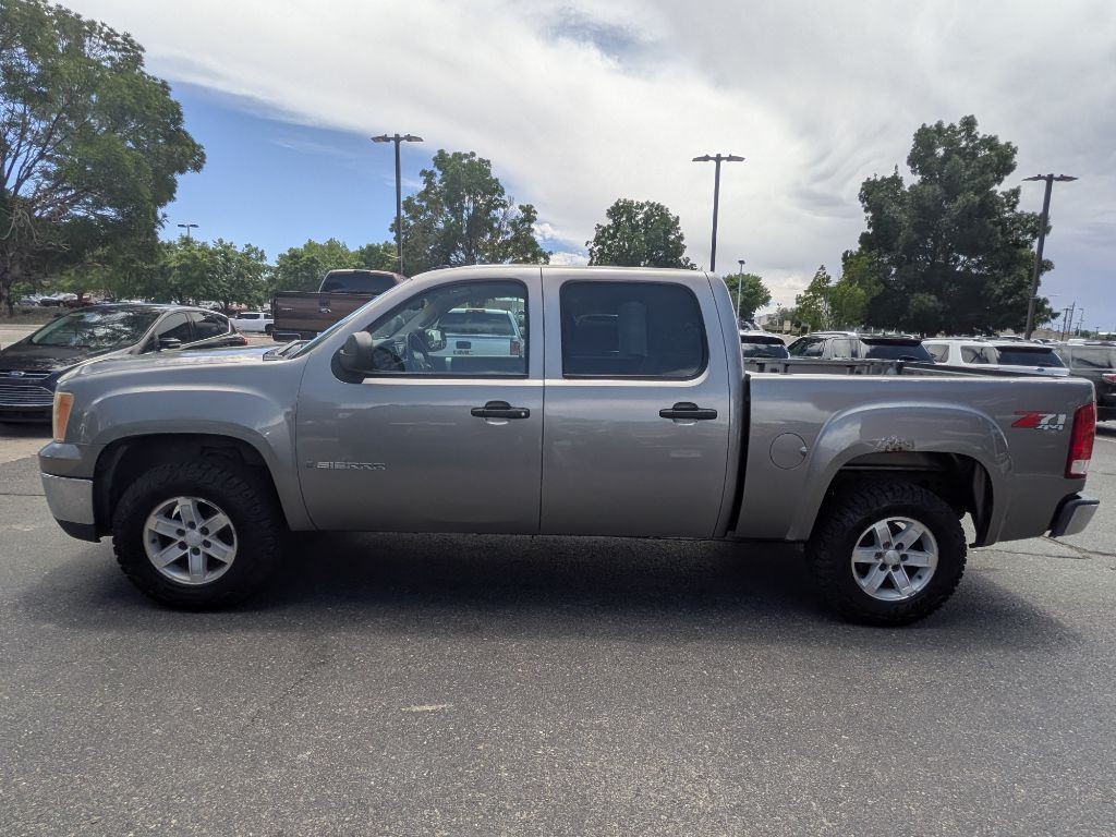 2007 GMC Sierra Image 2