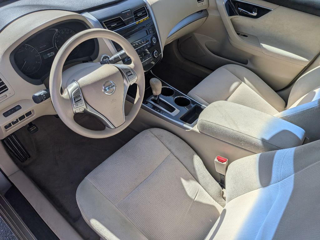 2013 Nissan Altima Image 9