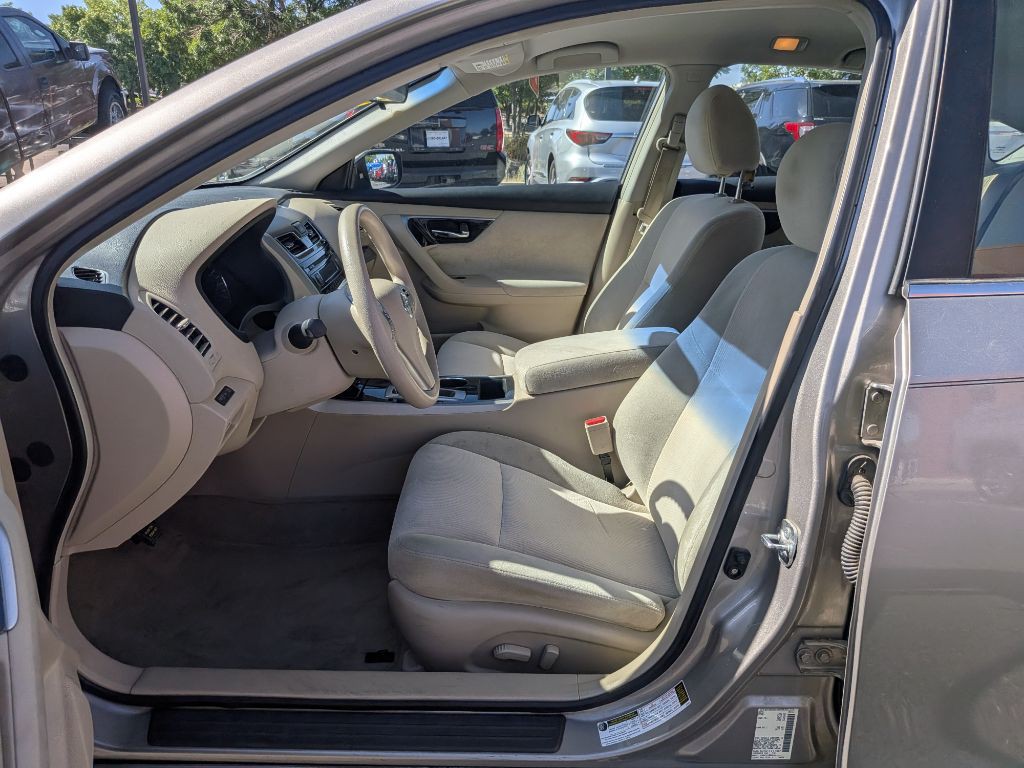 2013 Nissan Altima Image 10