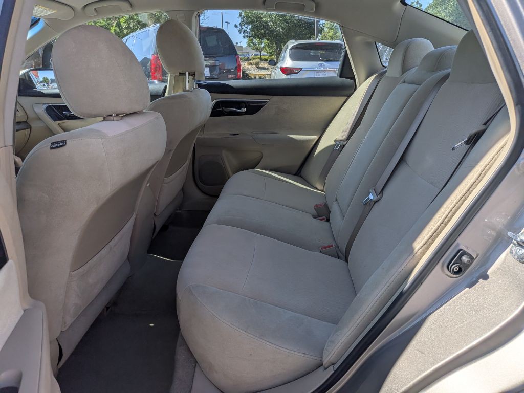 2013 Nissan Altima Image 11