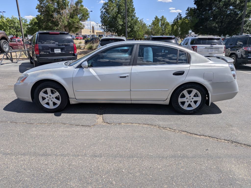 2003 Nissan Altima Image 2