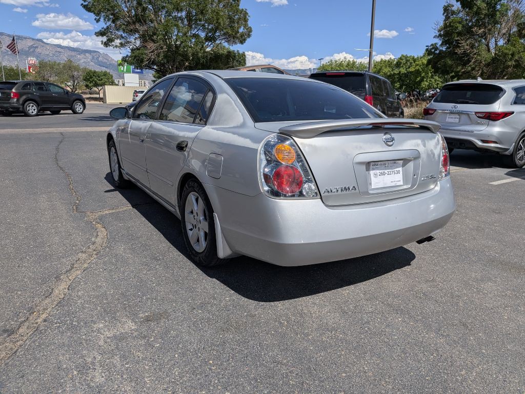 2003 Nissan Altima Image 3