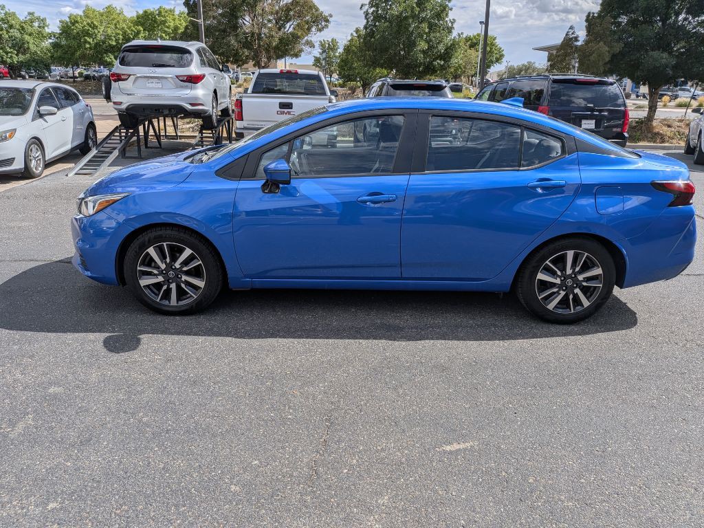 2021 Nissan Versa Image 2