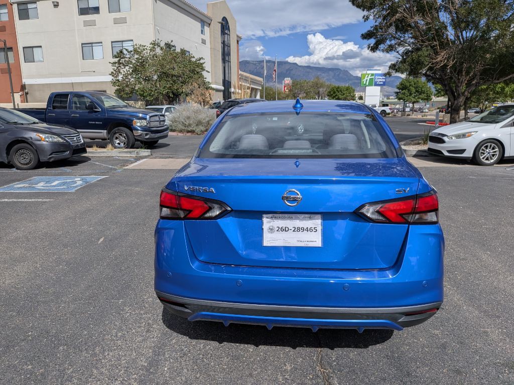 2021 Nissan Versa Image 4