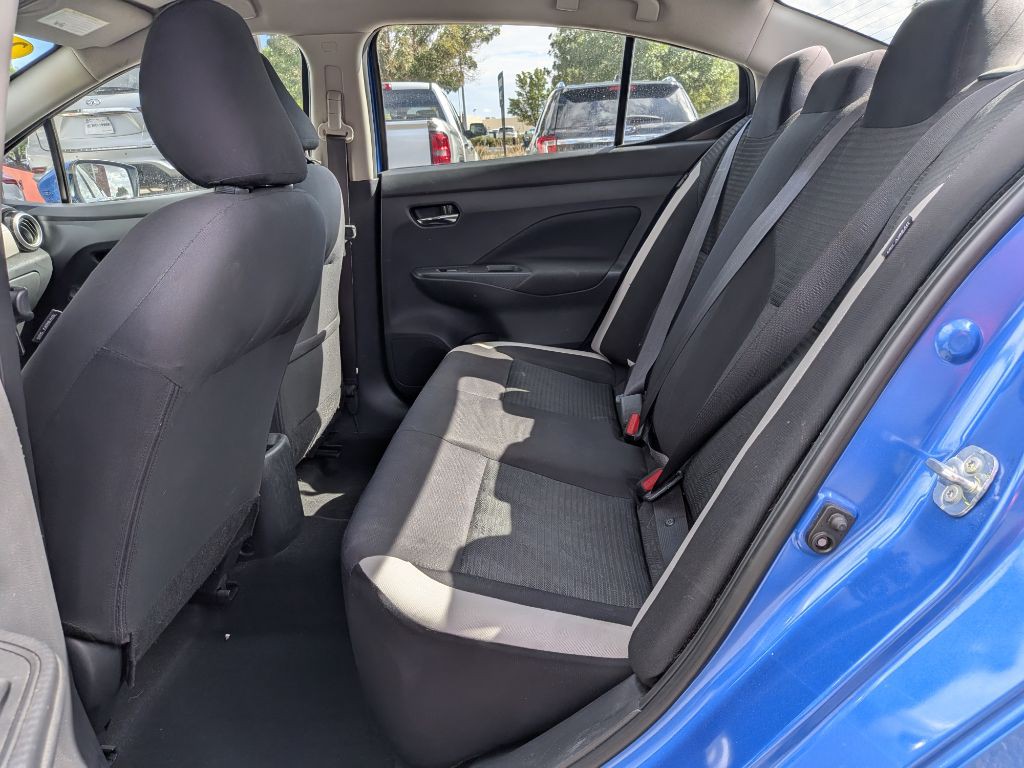 2021 Nissan Versa Image 11