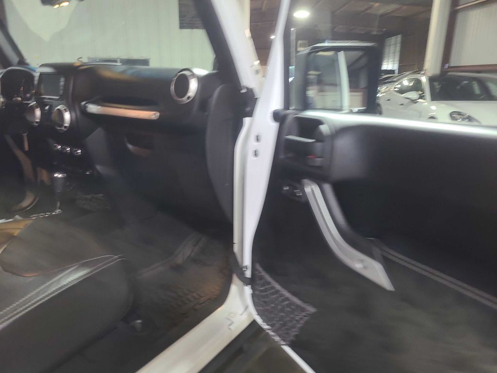 2014 Jeep Wrangler Unlimited Image 38