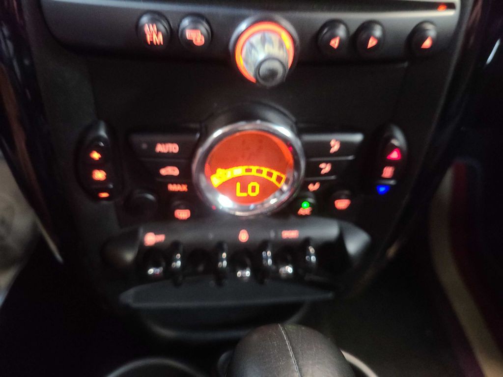 2015 MINI Cooper Image 43