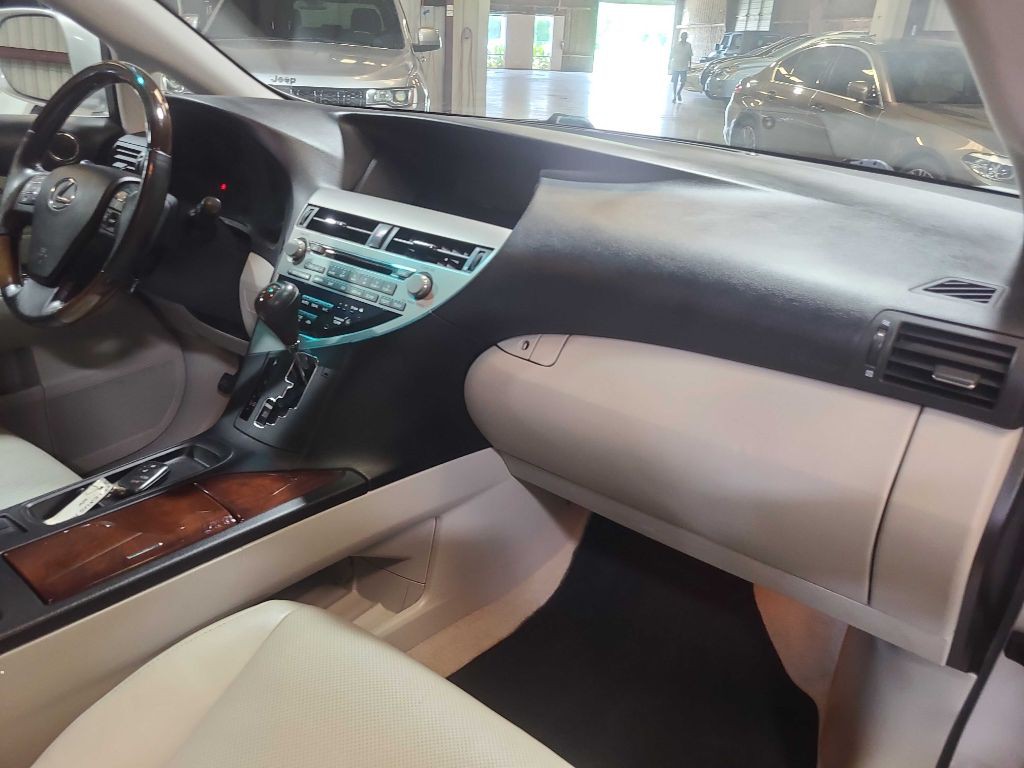 2011 Lexus RX Image 31
