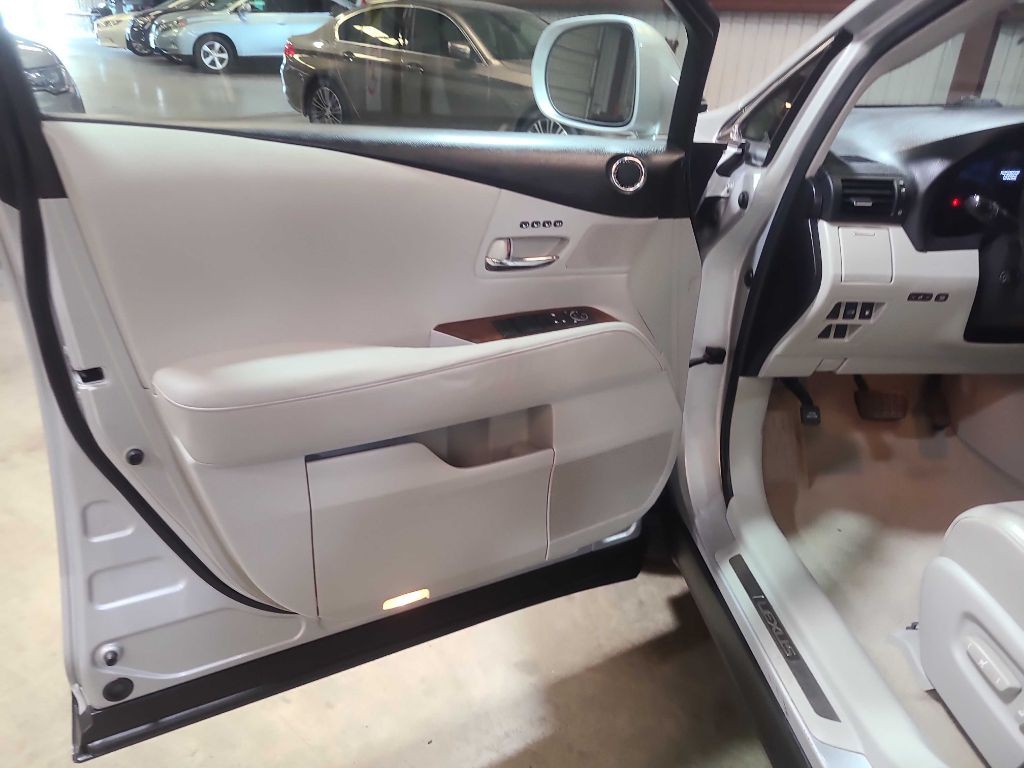 2011 Lexus RX Image 34
