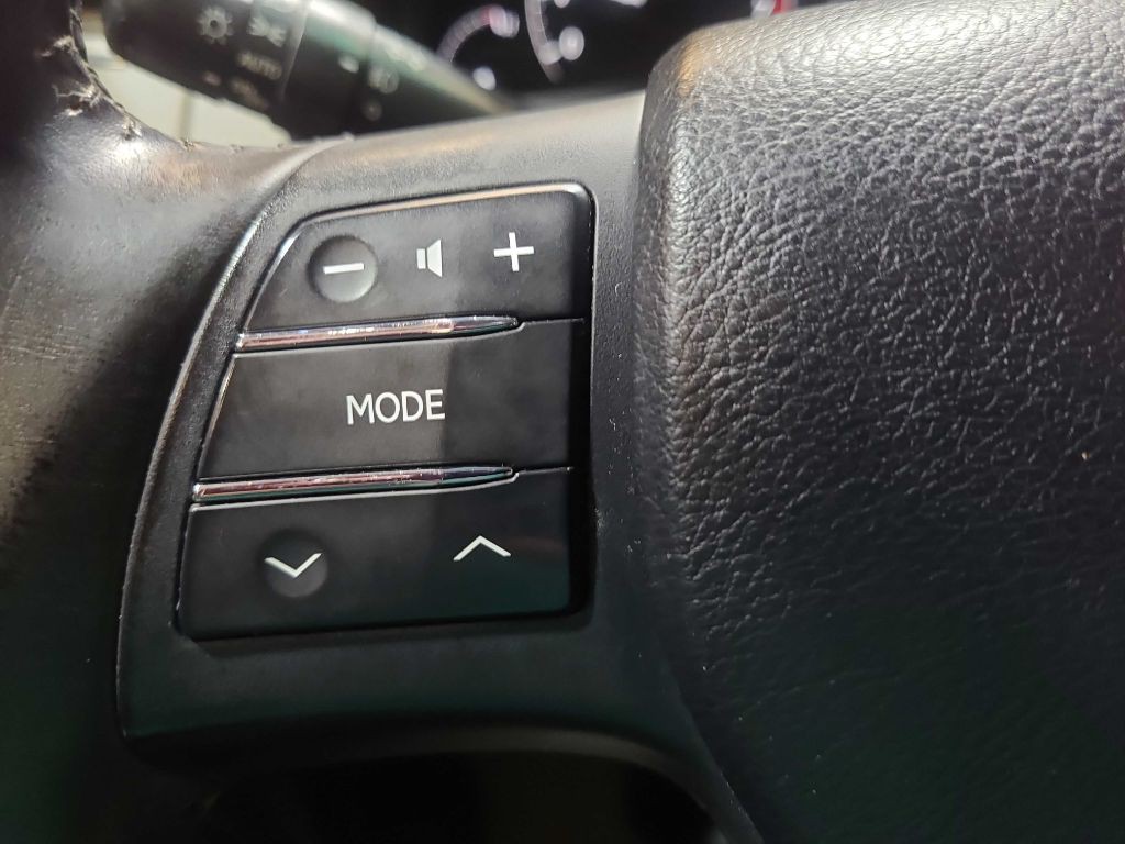 2011 Lexus RX Image 40