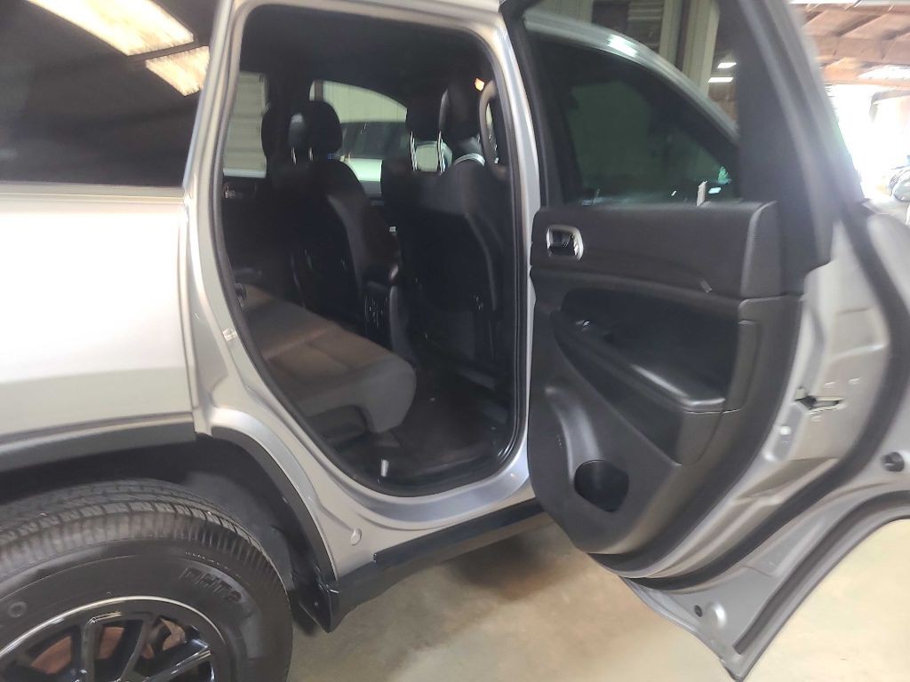 2018 Jeep Grand Cherokee Image 28