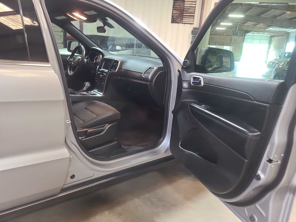 2018 Jeep Grand Cherokee Image 30