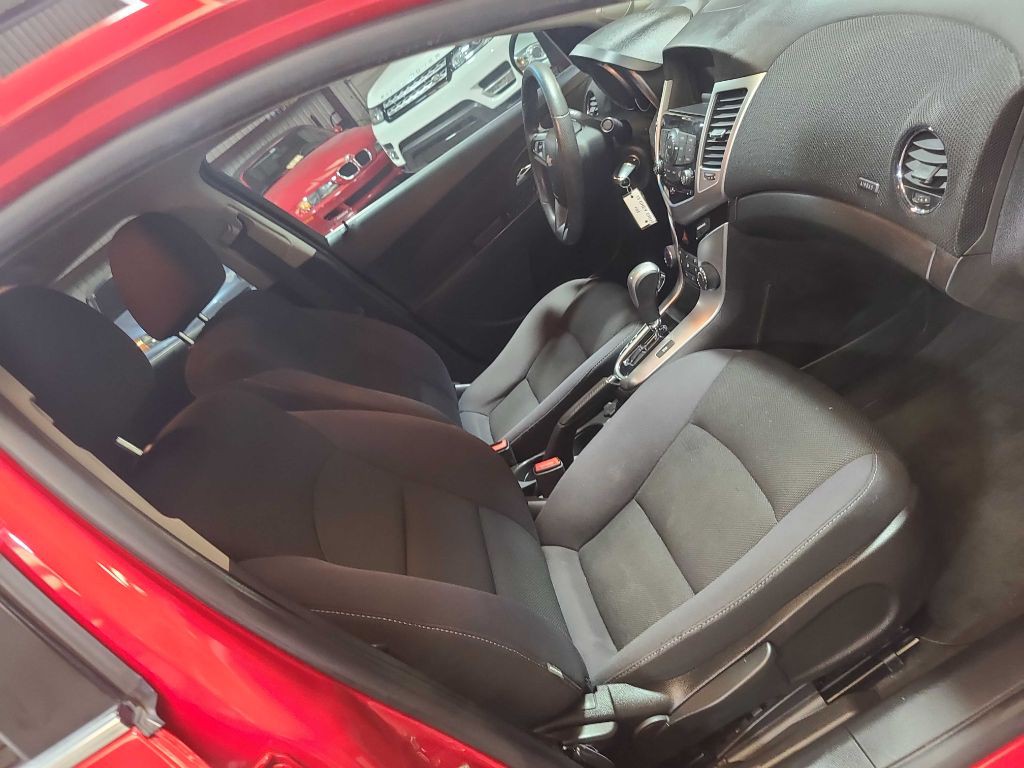 2015 Chevrolet Cruze Image 24